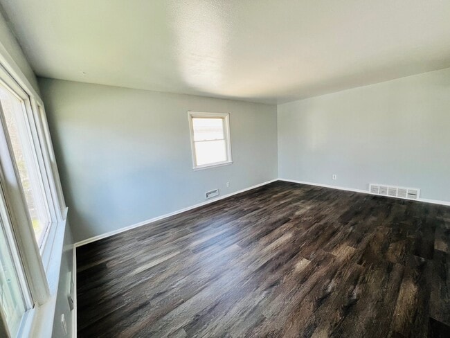 Foto del edificio - 5856 N 63rd St