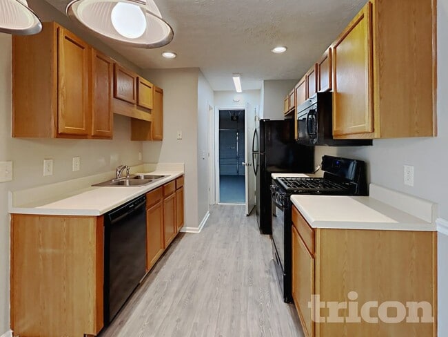 Building Photo - 220 Osmanthus Way