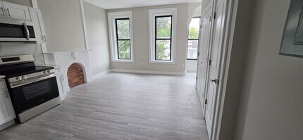 Building Photo - 543 Clinton Ave