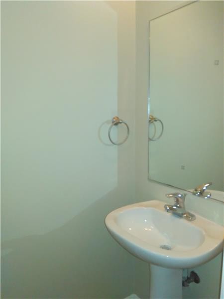 Building Photo - 305 Cole Ave