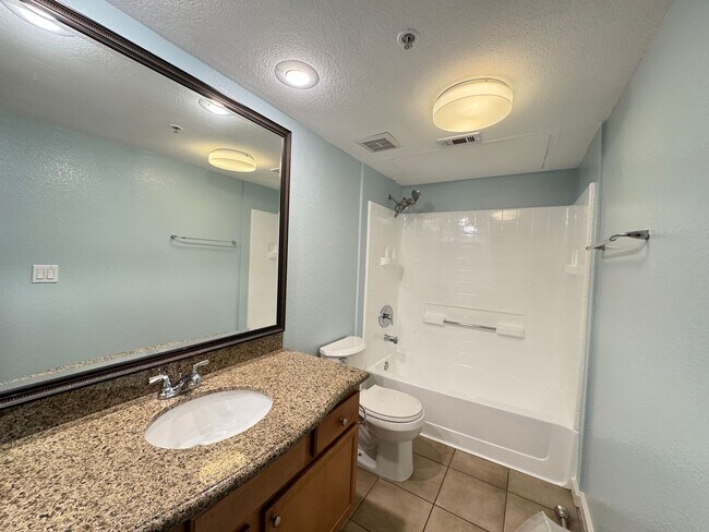 Foto del edificio - Magnificent 1 Bedroom Condo in Triana in Corona Ranch