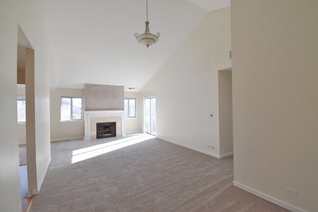 Building Photo - 607 Stone Cir Ct