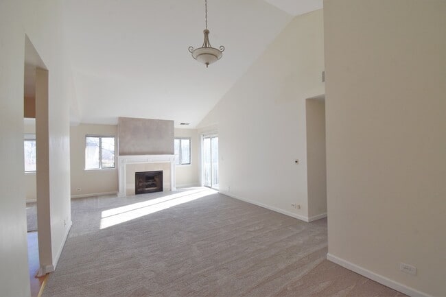 Building Photo - 607 Stone Cir Ct