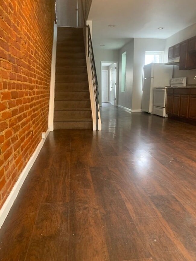 Building Photo - Charming 3bd/2bth now available for rent w/ expose brick.