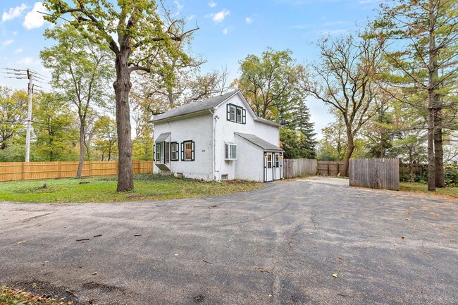 Building Photo - 415 Voltz Rd