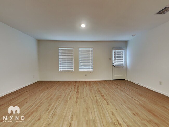 Building Photo - 21645 Balzola Ln