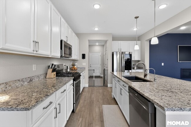 Building Photo - 15627 Kitchener Way