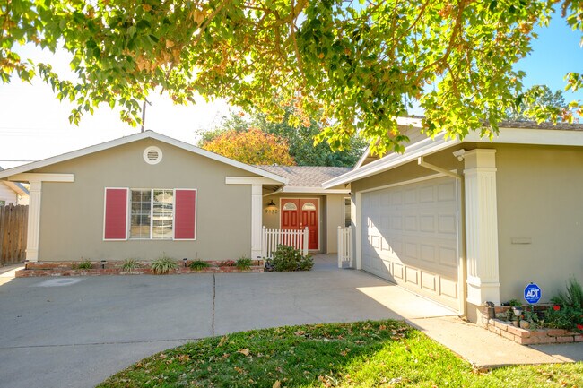 Building Photo - 9132 Feather River Way