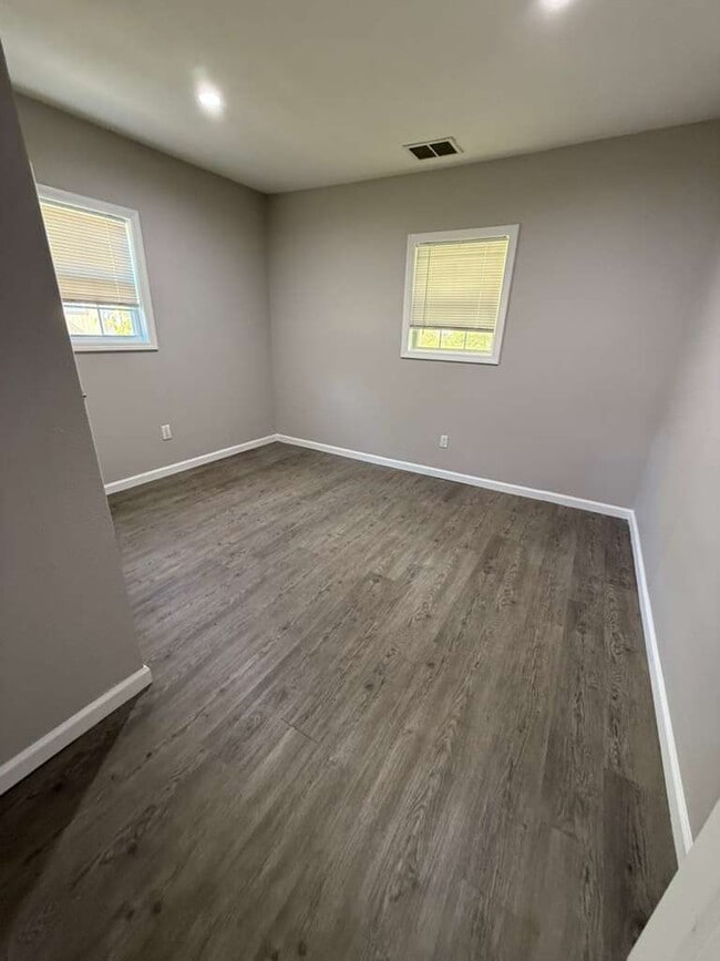 Building Photo - 2219 Booker St