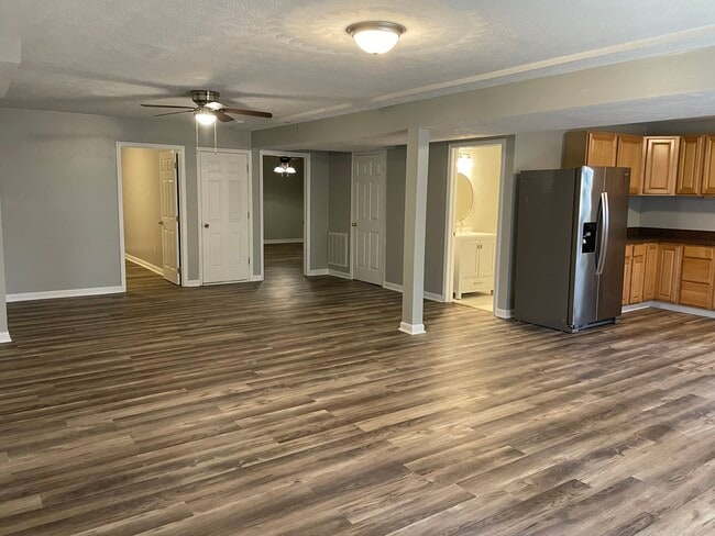 Building Photo - 20760 Poplar Ridge Rd