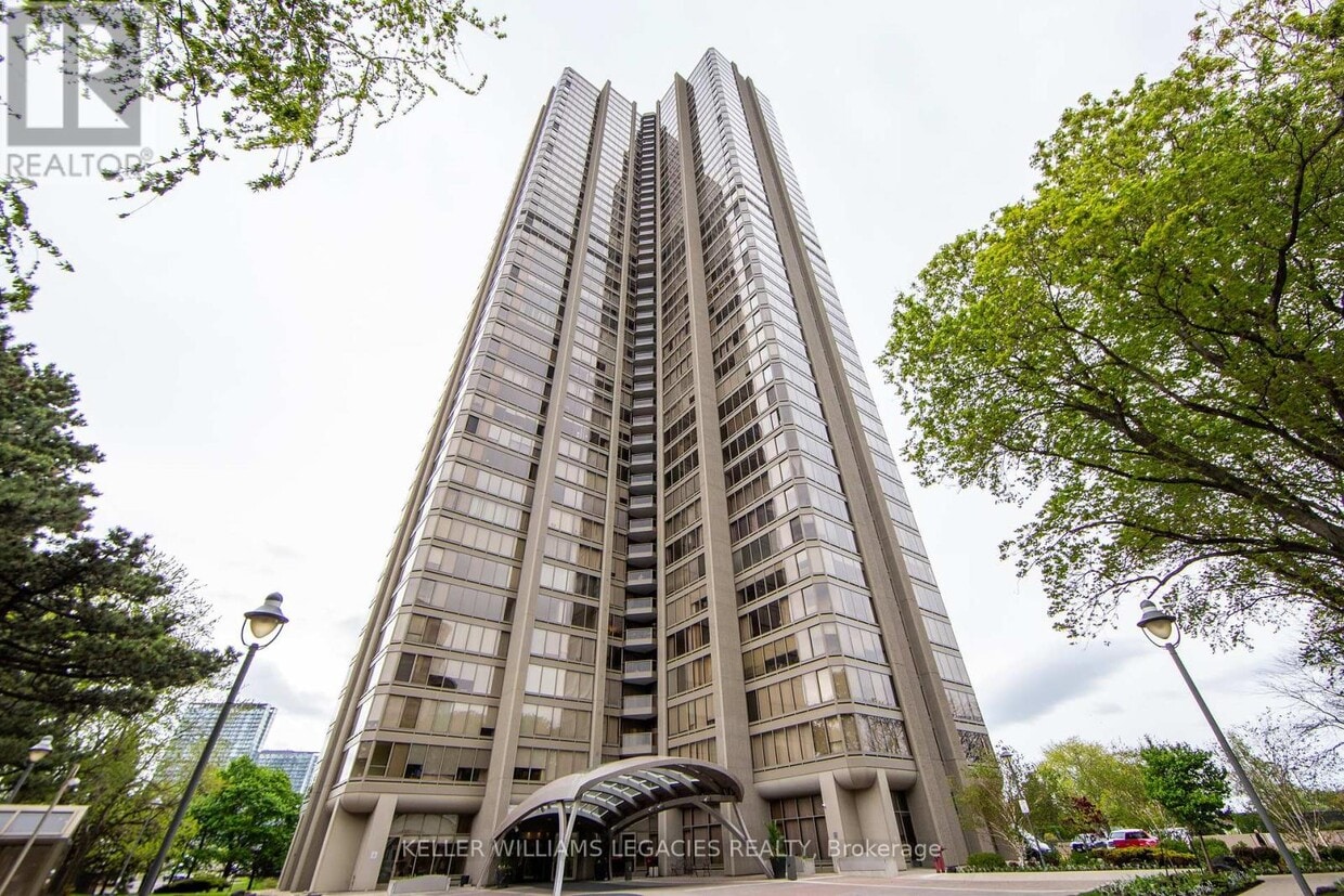 Photo principale - 2045-2045 Lake Shore Blvd W