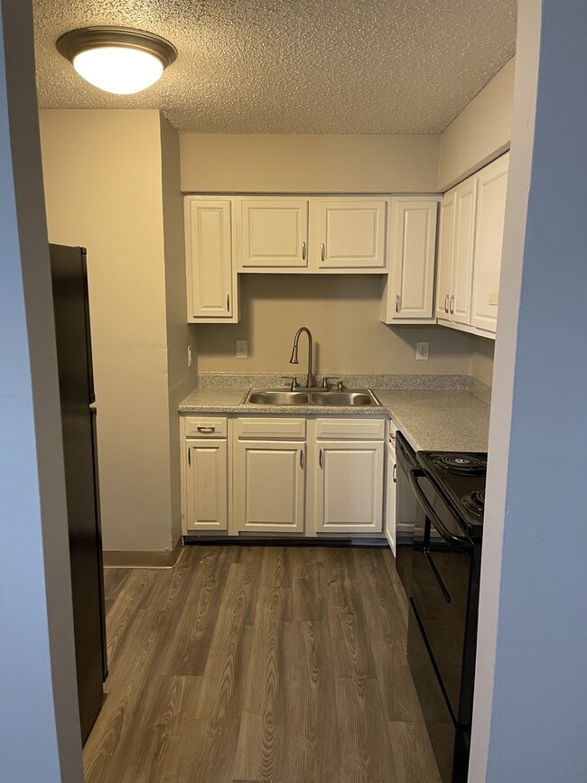 Stoneybrook Apartments 17013 E US Highway 24 Independence, MO