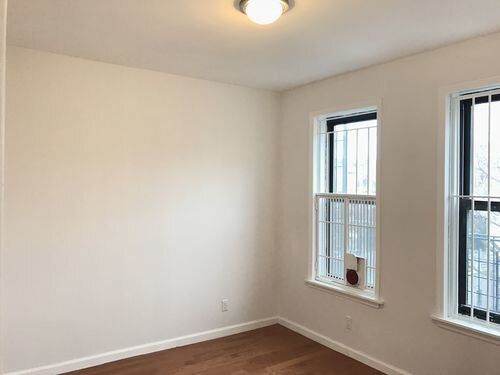 Building Photo - 474 68th St