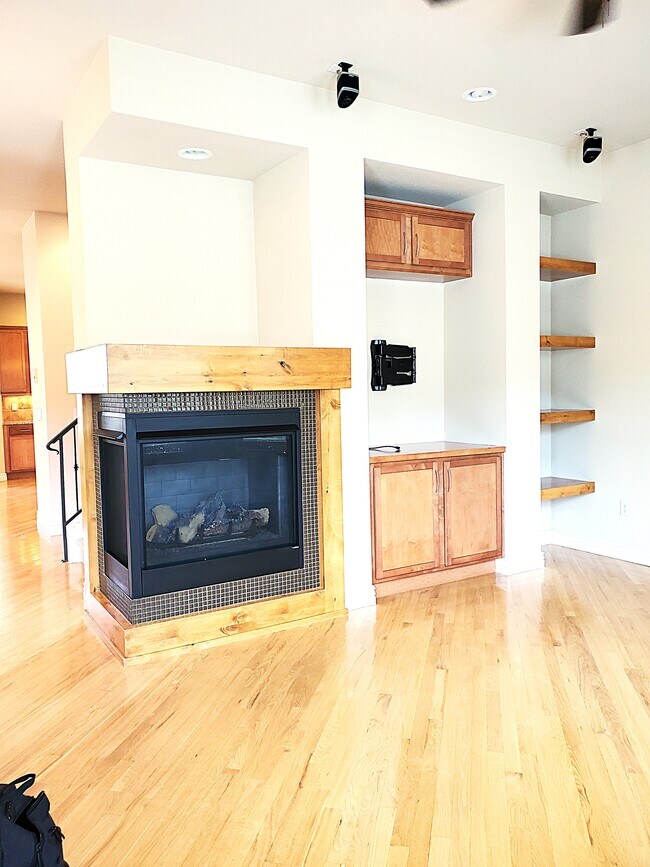Foto del edificio - 7830 Inverness Blvd