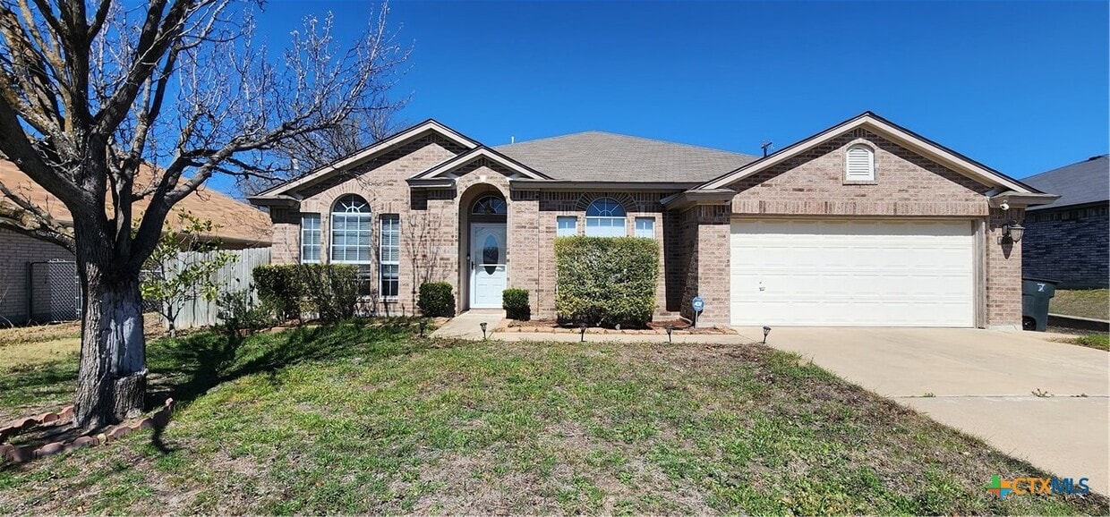 Foto principal - 4509 Twin Oaks Cir