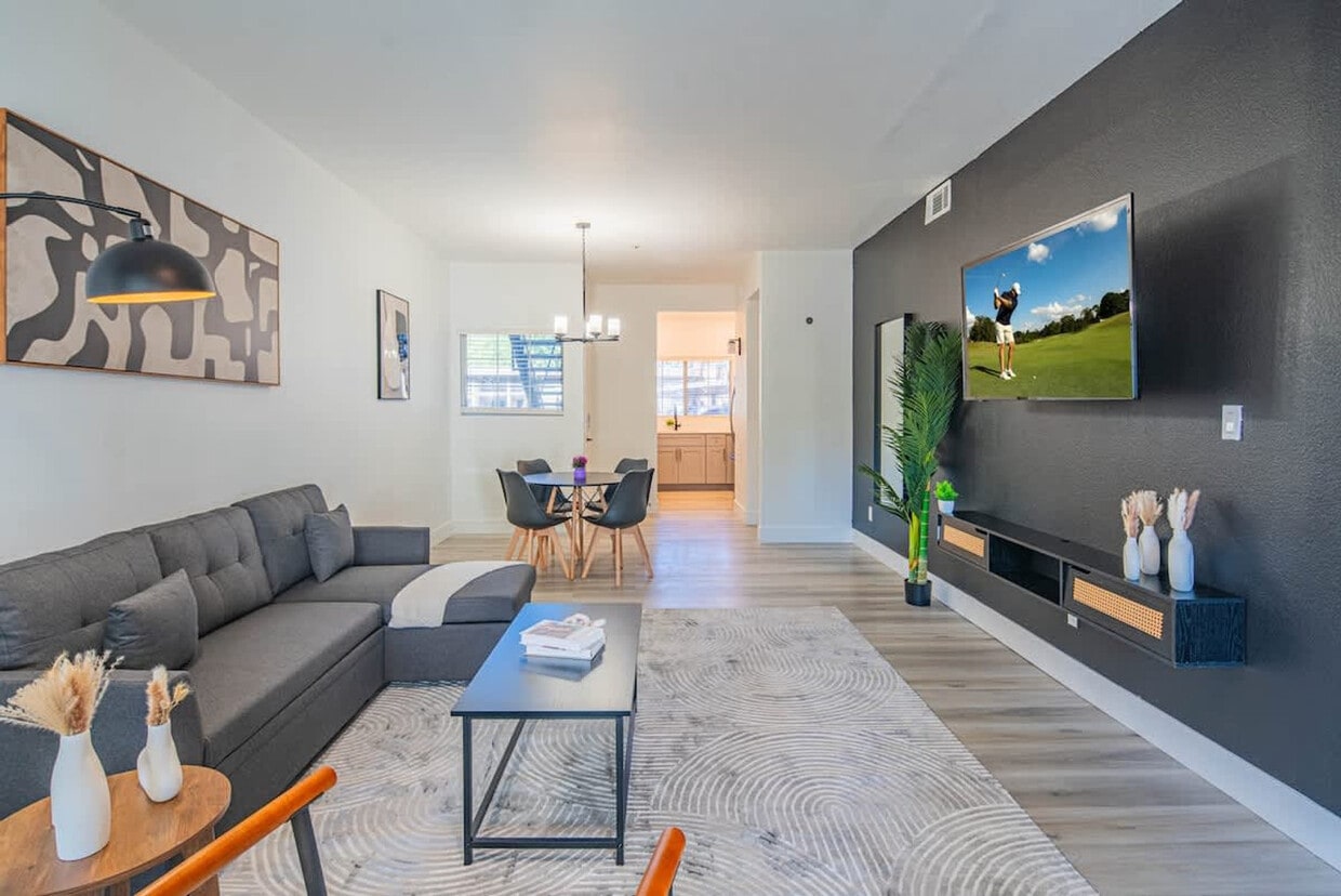 Foto principal - 7900 E Princess Dr