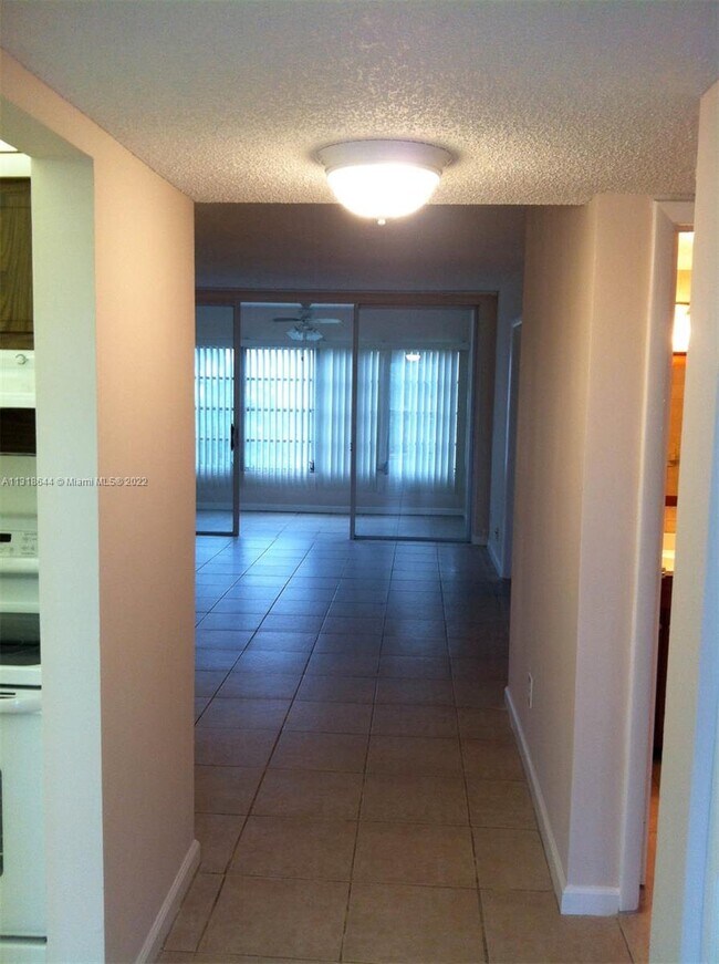 Foto del edificio - 6300 NW 62nd St
