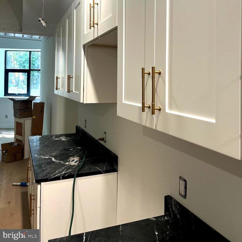 Primary Photo - 36 N Narberth Ave