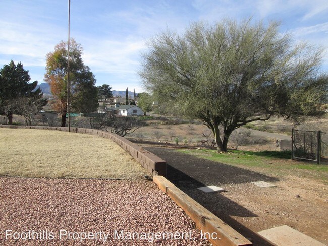 Foto del edificio - 3 br, 2 bath House - 915 E. Date Street