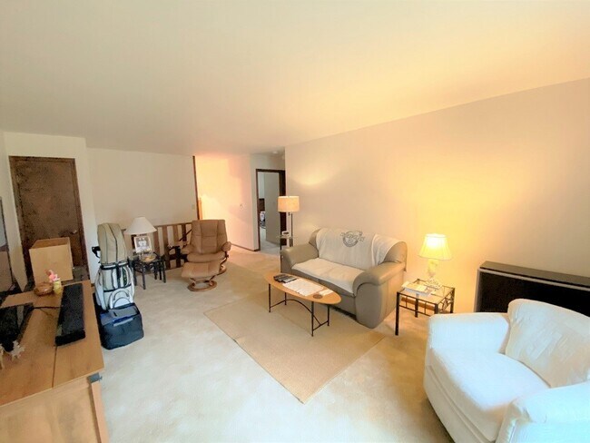 Foto del edificio - 5122 Russell St