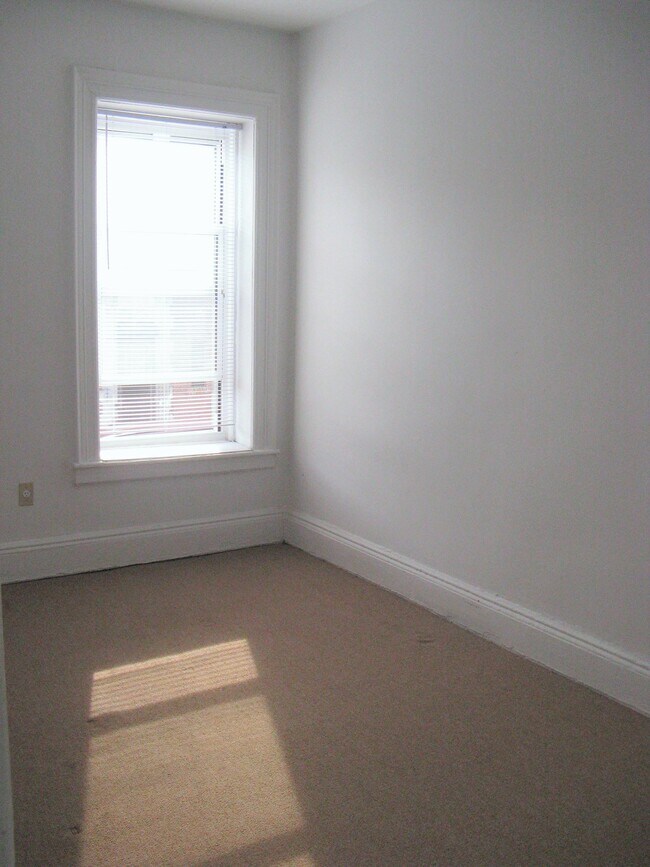Building Photo - 561 Saint Johns Pl
