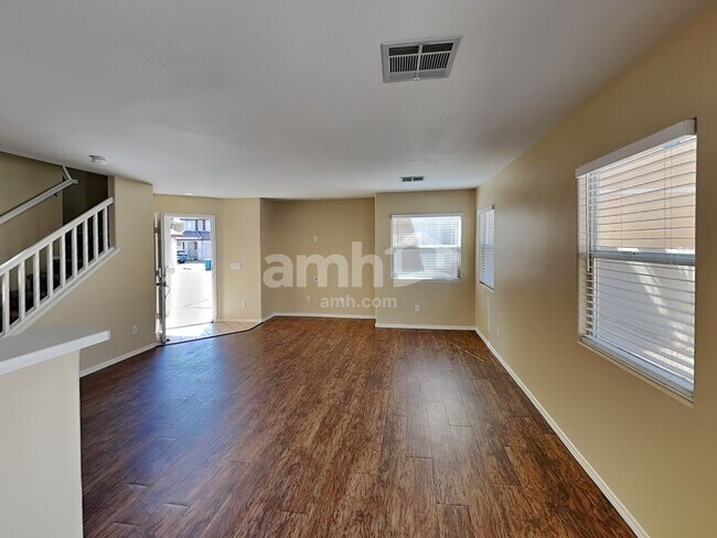 Foto del edificio - 986 Cantabria Heights Ave