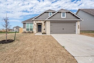 Building Photo - 720 Fallbrook Dr