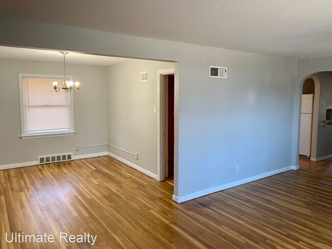 Building Photo - 3 br, 1 bath House - 9353 Hathaway Dr.