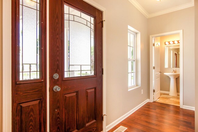 Building Photo - 2505 Avalon Woods Dr