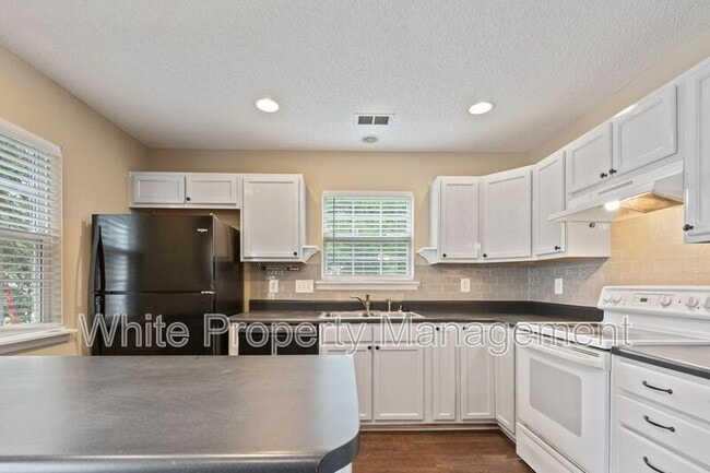 Building Photo - 12391 Paperbark Cir