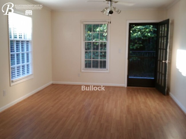 Building Photo - 3117 Colonial Way