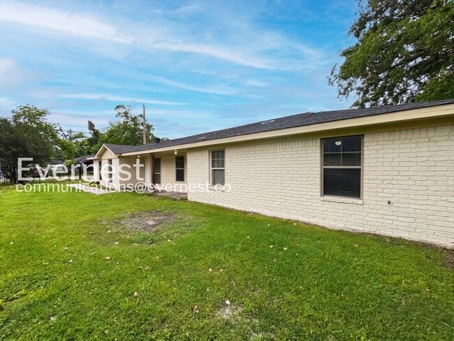 Building Photo - 8117 Richland Dr