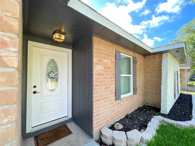 Building Photo - 10015 Old Towne Ln
