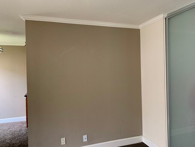 Building Photo - 8521 Villa La Jolla Dr