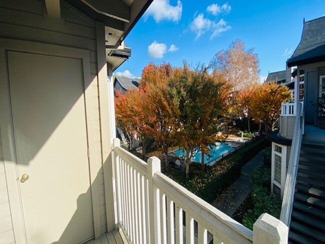 Building Photo - Charming 2BD/2BA + Loft, Upper Unit Condo in Alamo- Available NOW!