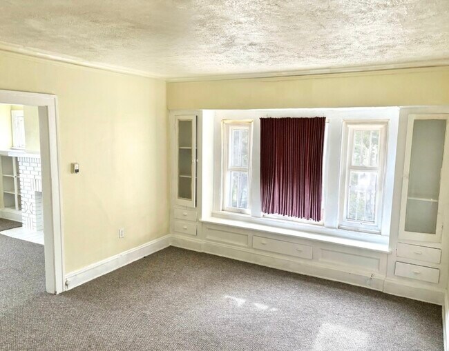 Building Photo - 3376 East 128th Street