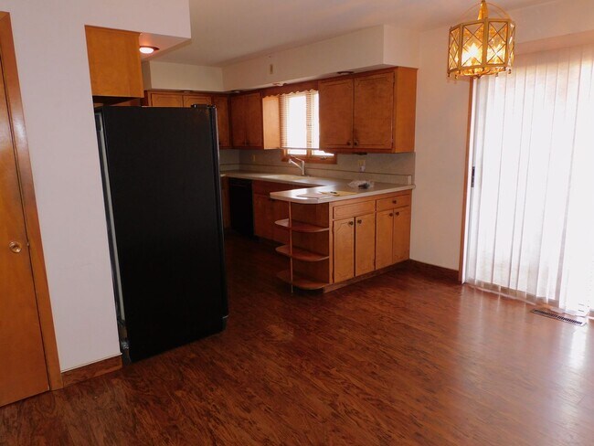 Foto del edificio - 3 Bedrooms, 2 baths, near schools and shopping