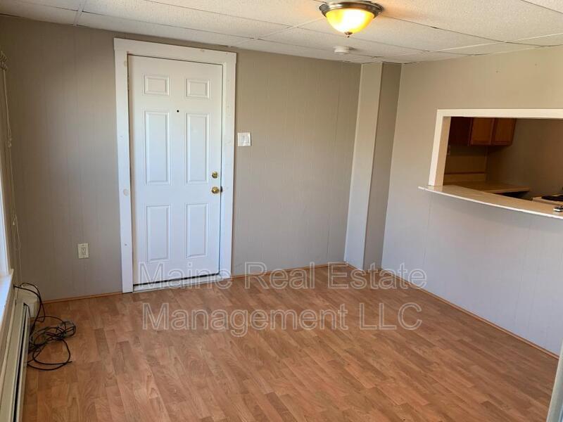 28 Halifax St Unit Apt. 3, Winslow, ME 04901 Condo for Rent in