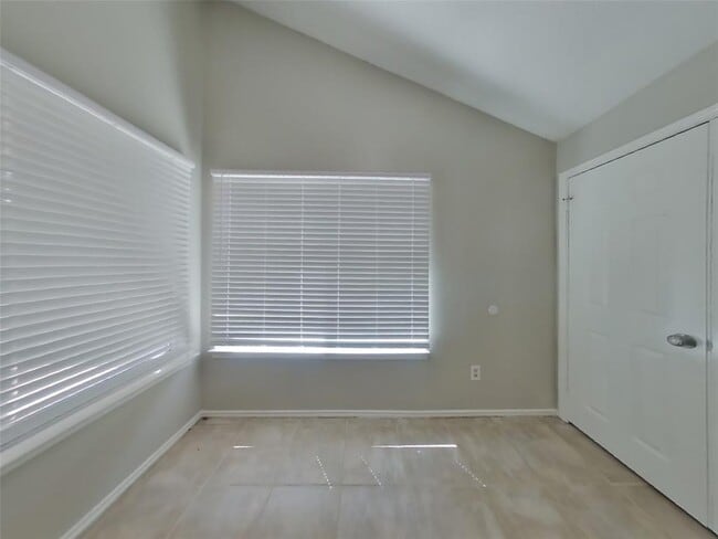 Building Photo - 24018 Spring Sunset Dr