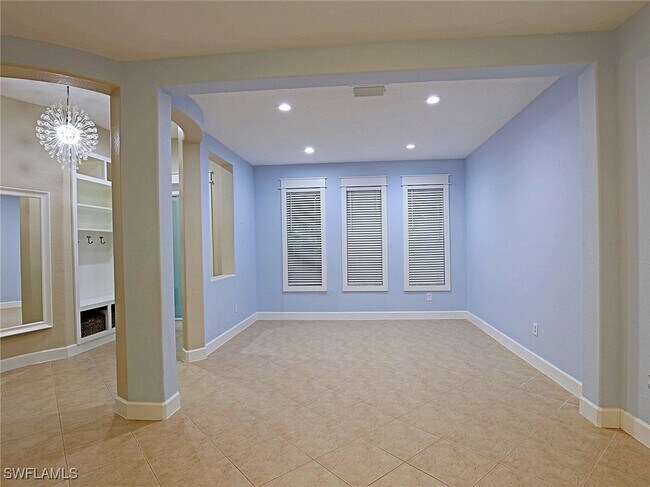 Building Photo - 12129 Country Day Cir