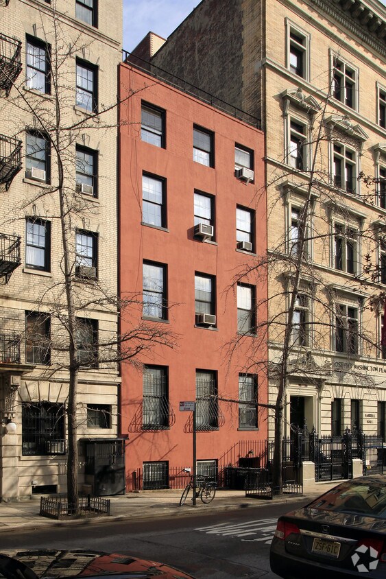 Building Photo - 113 W Washington Pl