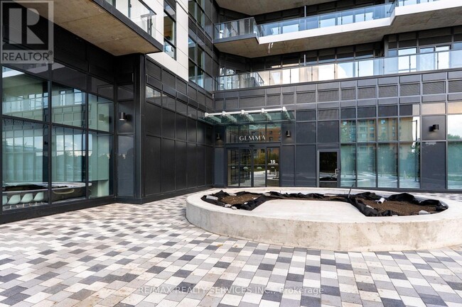 Building Photo - 15 Watergarden Dr