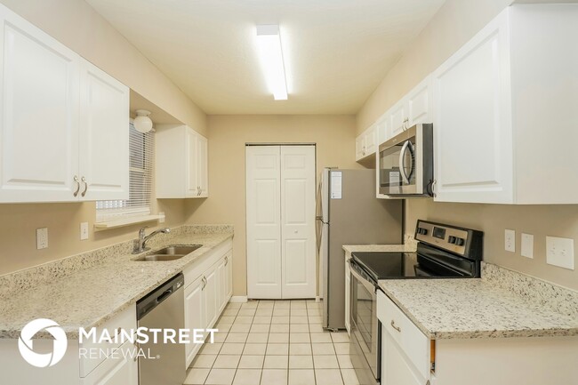 Building Photo - 6090 Clearfield Ave