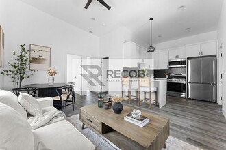 Building Photo - 2722 Nye St