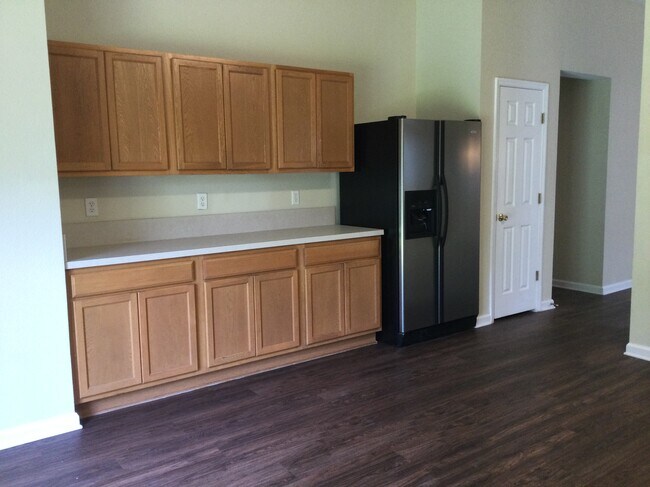 Foto del edificio - 422 Bostwick Cir