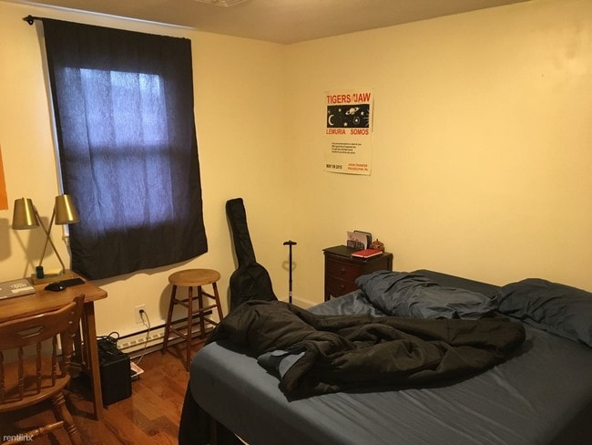 Building Photo - 3 br, 1 bath House - 76 Dunboy St