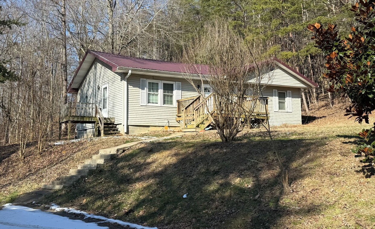 Foto principal - Three Bedroom Home in Corbin, KY