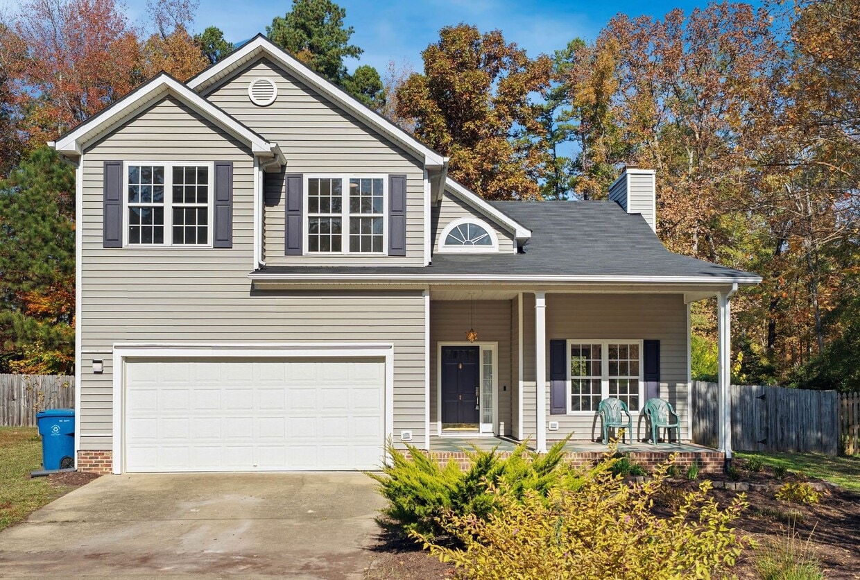 LOCATION!! Sought-after neighborhood spaci... - LOCATION!! Sought-after neighborhood spaci...