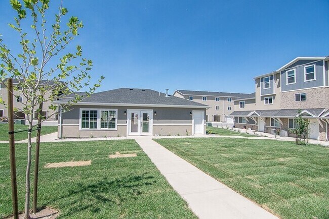 Building Photo - 8172 N Boulder St