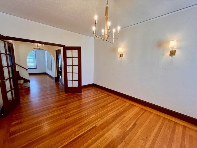 Building Photo - New On Market! Gorgeous Marina Home